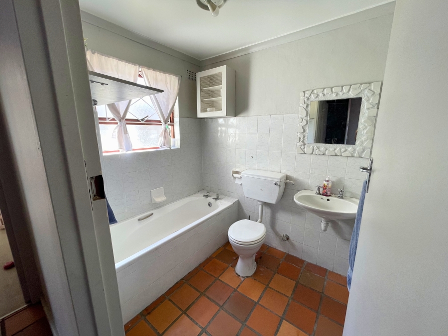 4 Bedroom Property for Sale in Langeberg Village Western Cape